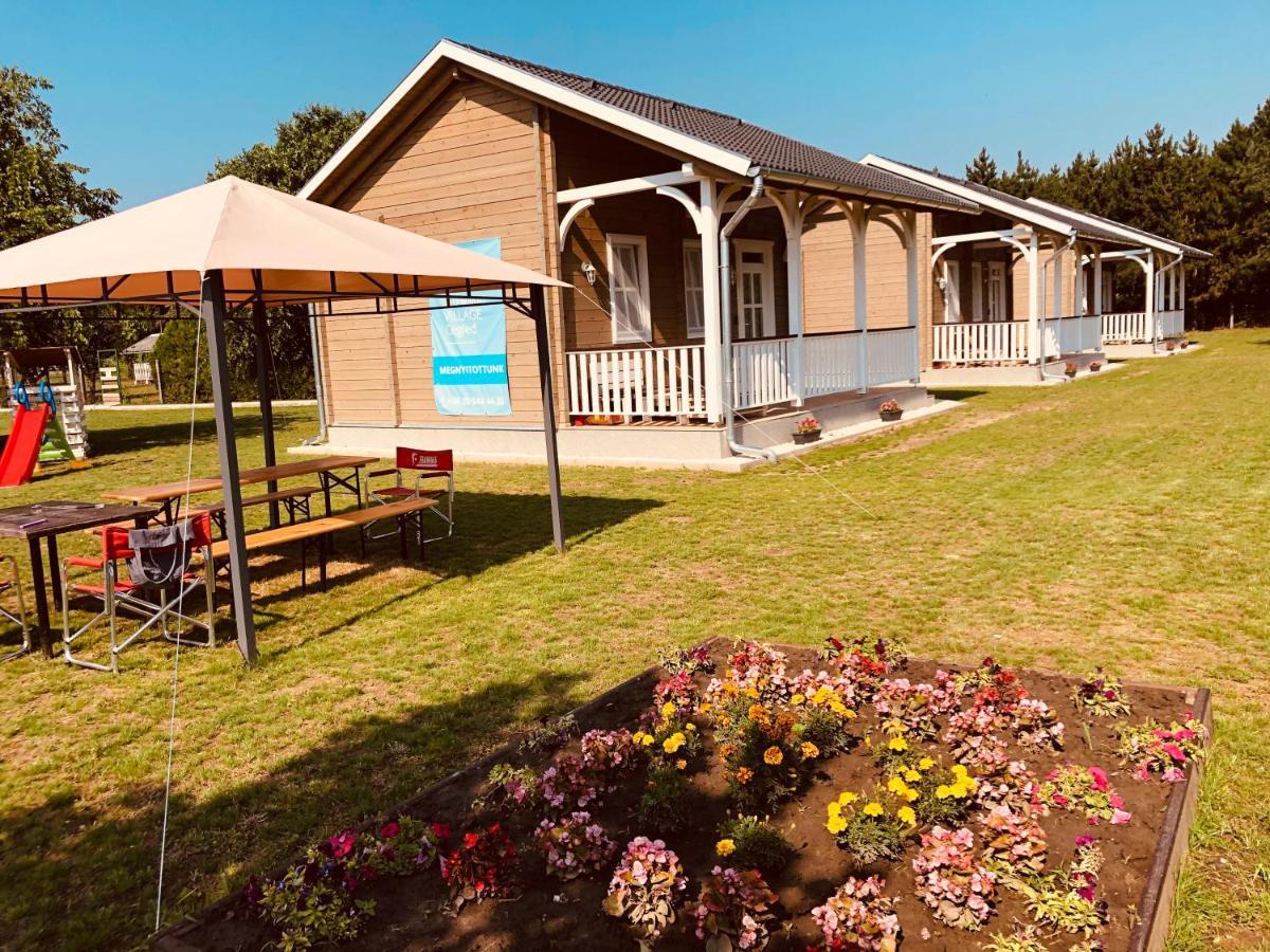 Club Thermal Village Cegléd Extérieur photo